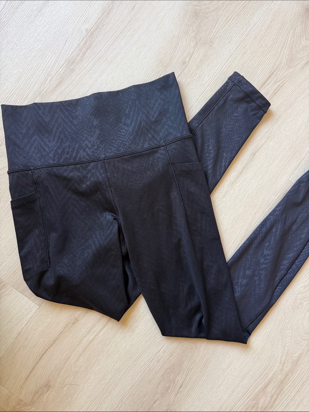 Athleta Black High-Rise Stash-Pocket Tights salutation legging stash pockets